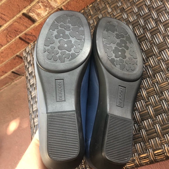 Comfort Well by Beacon Blue Adjustable Sandal 10WW - Picture 6 of 6